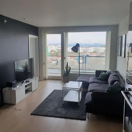 Central 2 Bedroom Apartment